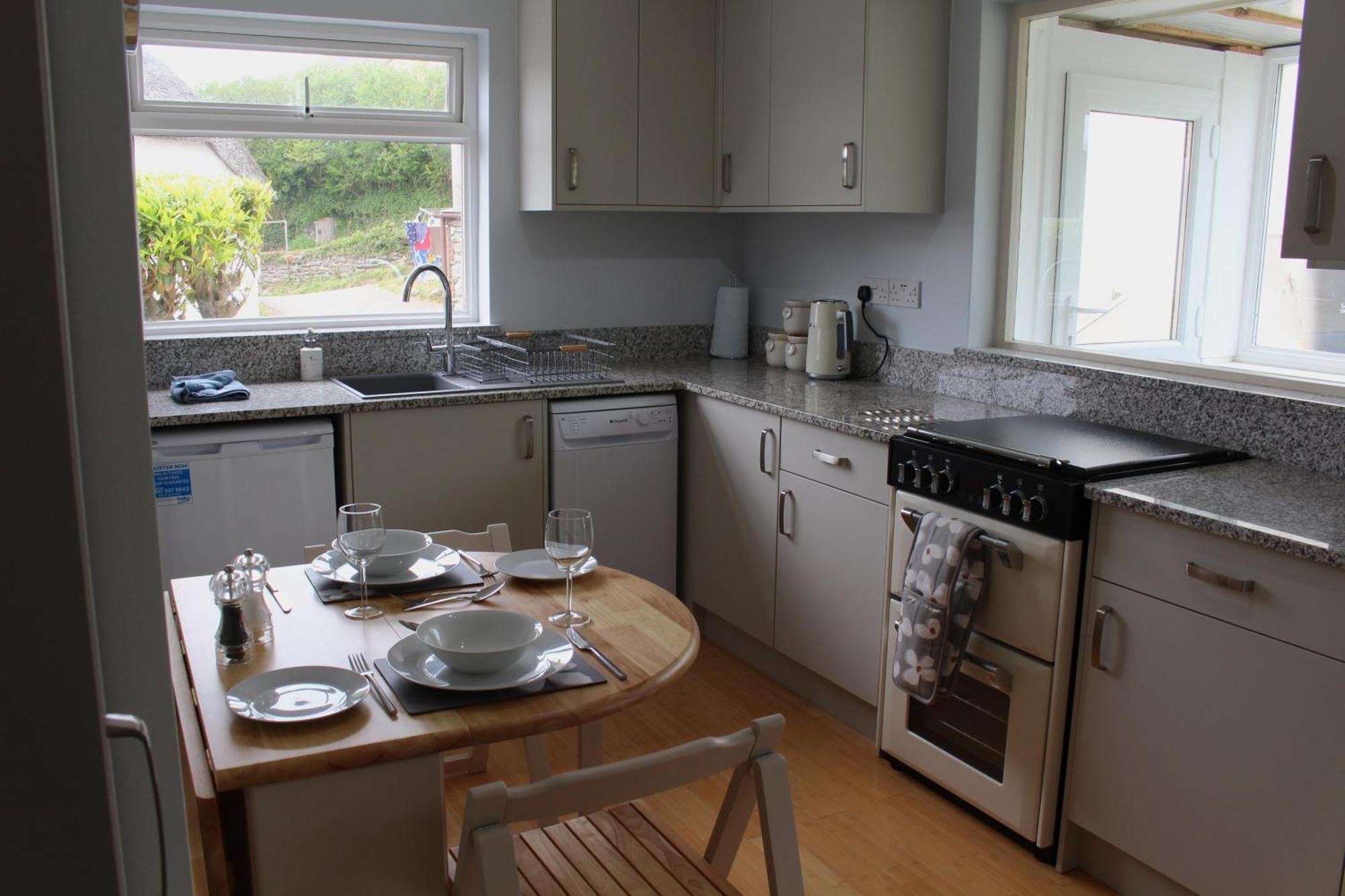 'sea Glimpse' In The Coastal Devon Village Of East Prawle Holiday home